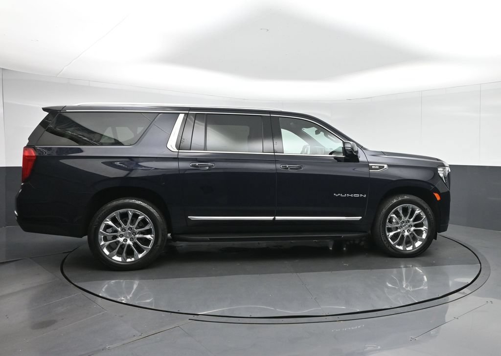 Used 2022 GMC Yukon XL SLT w/ SLT Premium Package AWD/4WD image 8