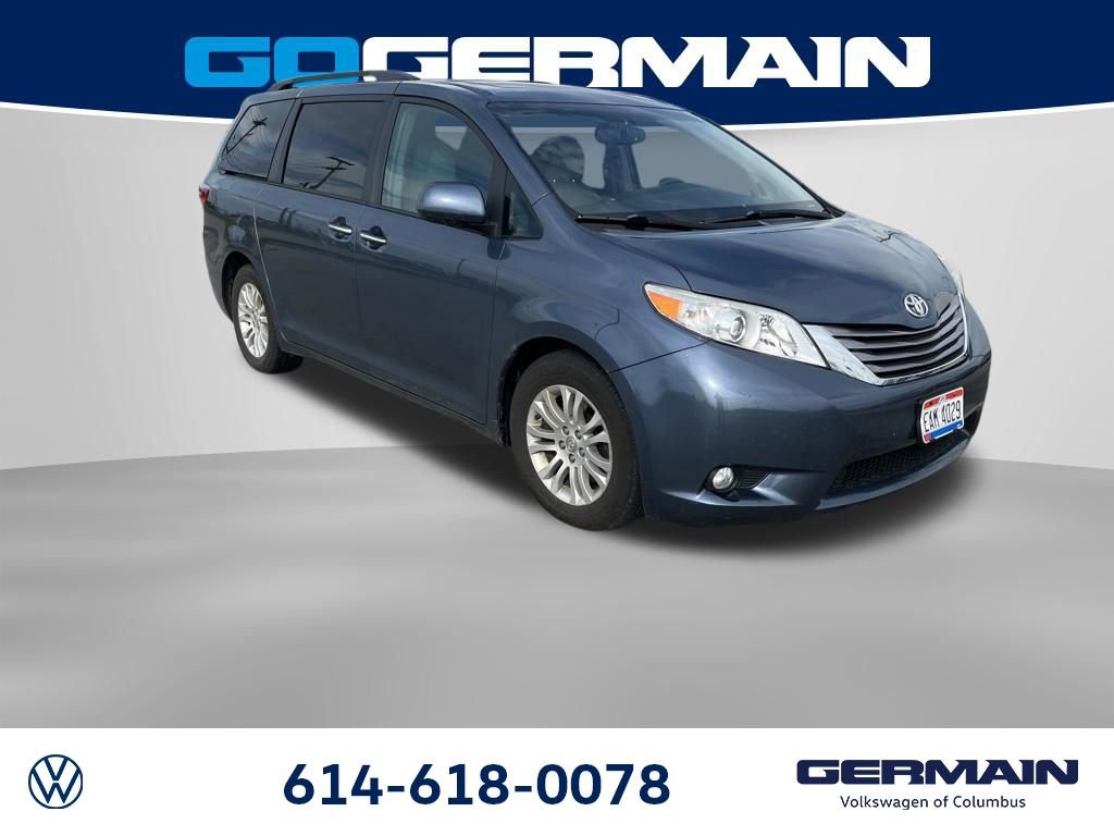 Used 2017 Toyota Sienna XLE Premium image 11