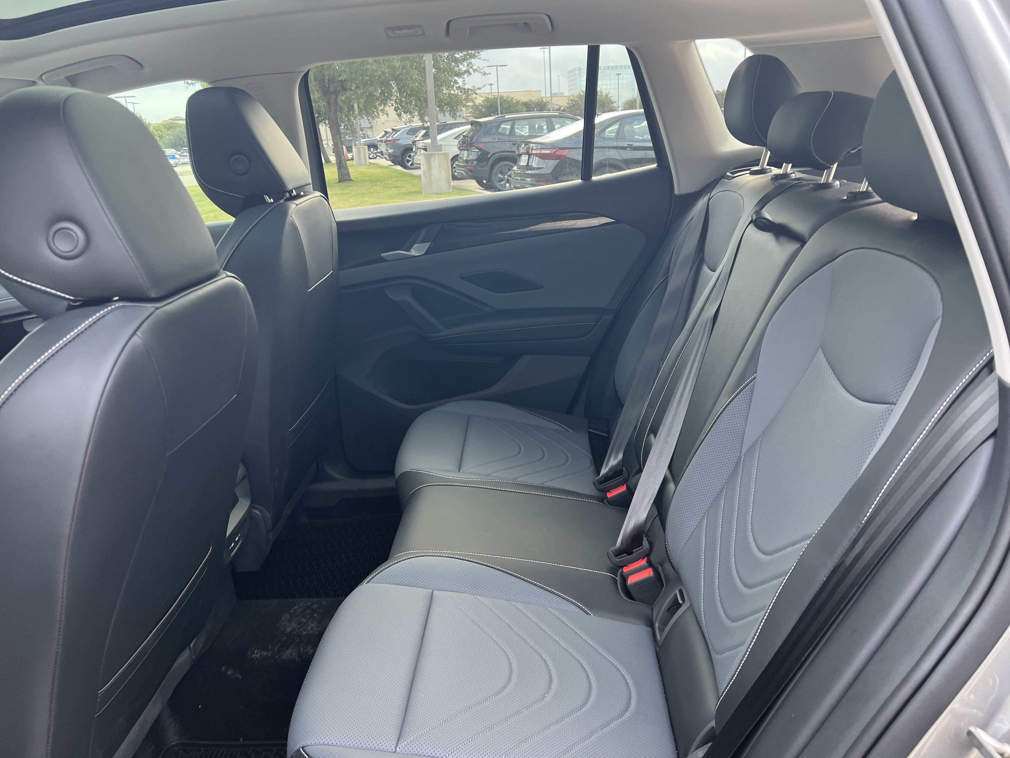 Certified 2026 Volkswagen Tiguan SE FWD image 27