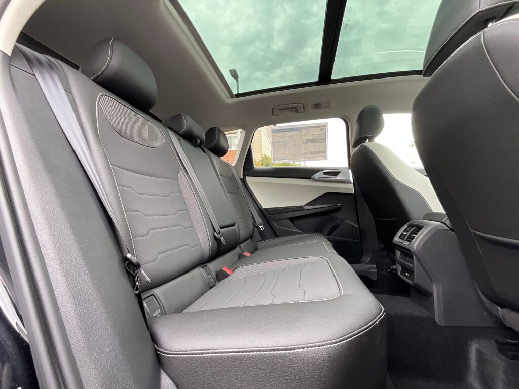 New 2025 Volkswagen Taos SE image 13