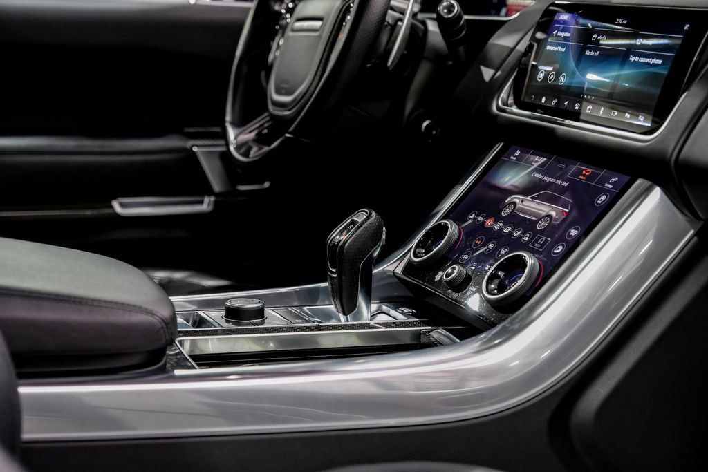 Used 2018 Land Rover Range Rover Sport SVR image 25