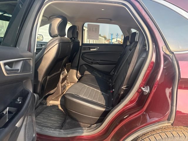 Used 2018 Ford Edge SEL w/ Equipment Group 201A AWD/4WD image 4