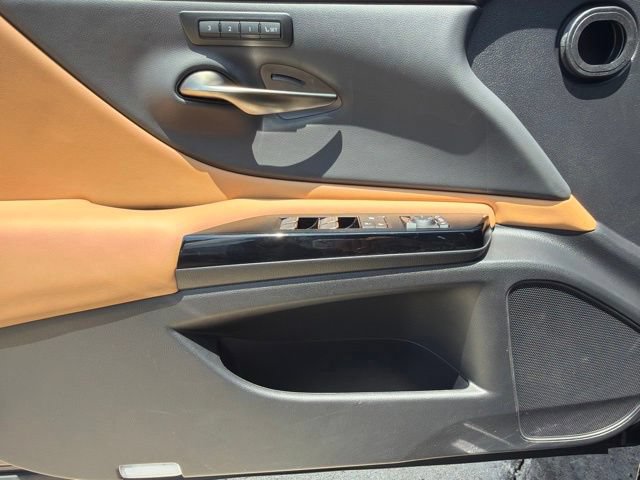 Used 2025 Lexus ES 300h F Sport w/ Accessory Package (Z1) FWD image 28