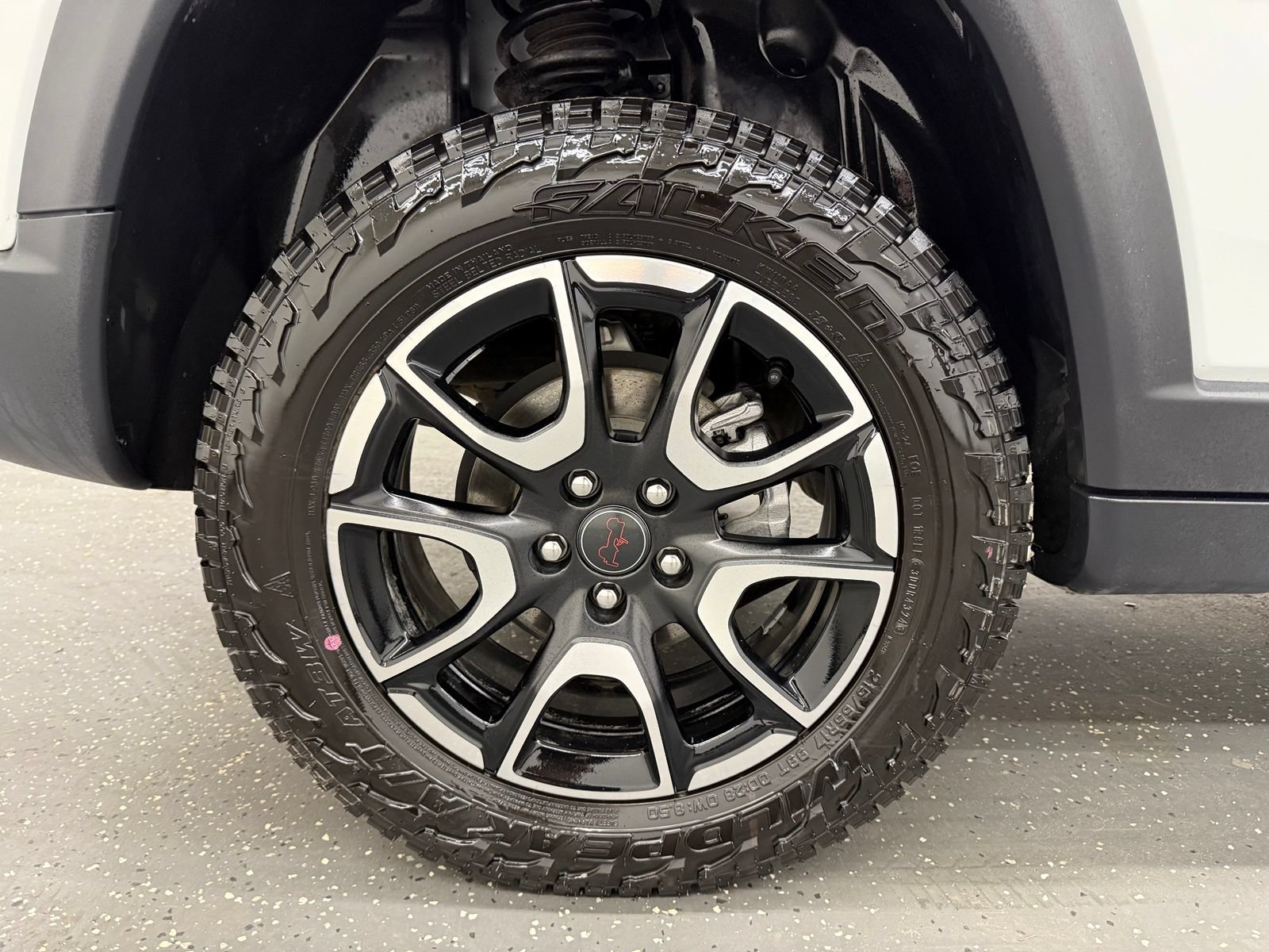 Used 2025 Jeep Compass Trailhawk AWD/4WD image 20