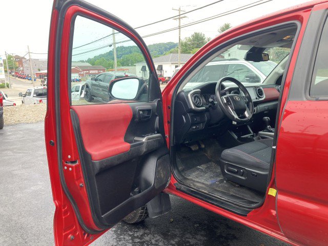 Used 2021 Toyota Tacoma SR5 AWD/4WD image 11