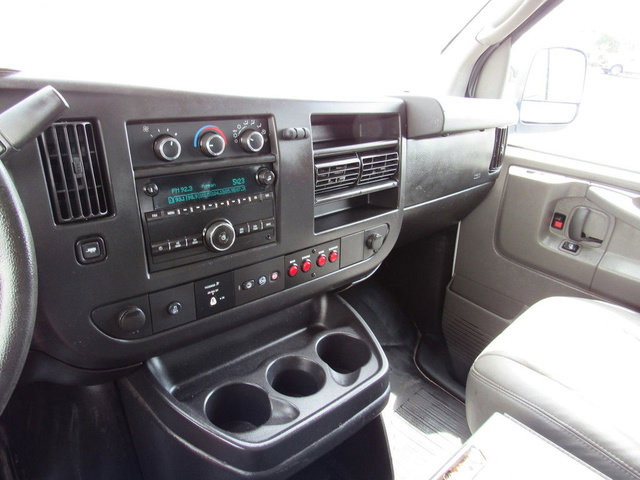 Used 2015 Chevrolet Express 2500 RWD image 34