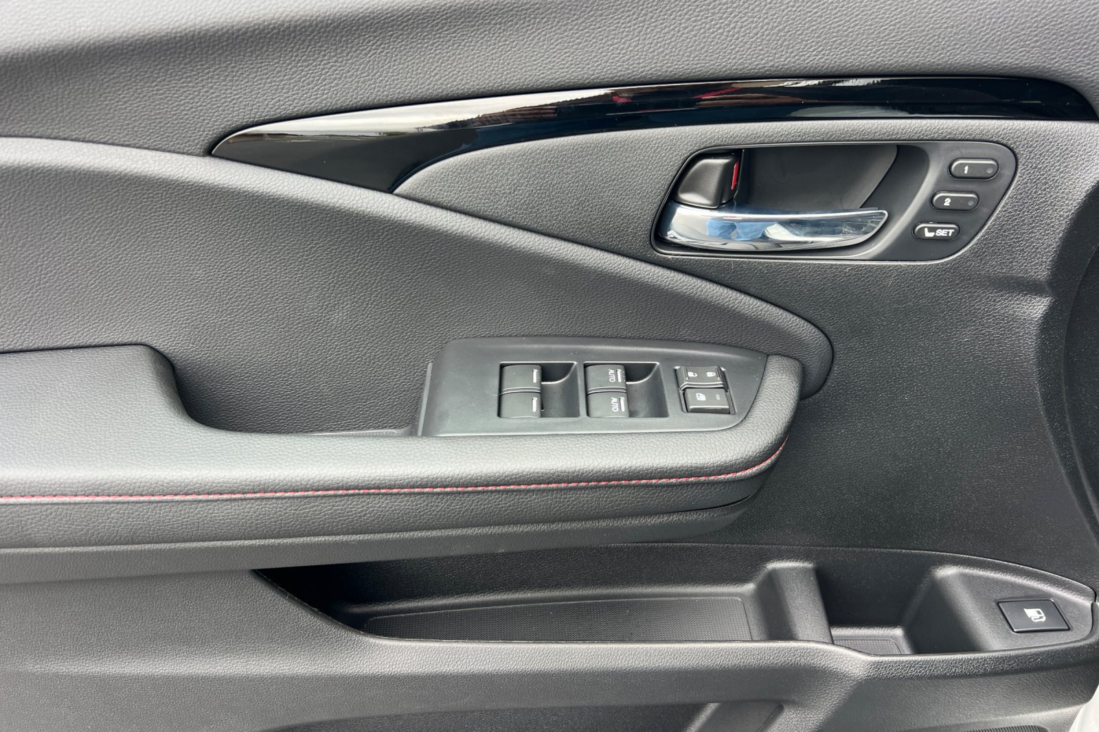 New 2026 Honda Ridgeline Black Edition image 10