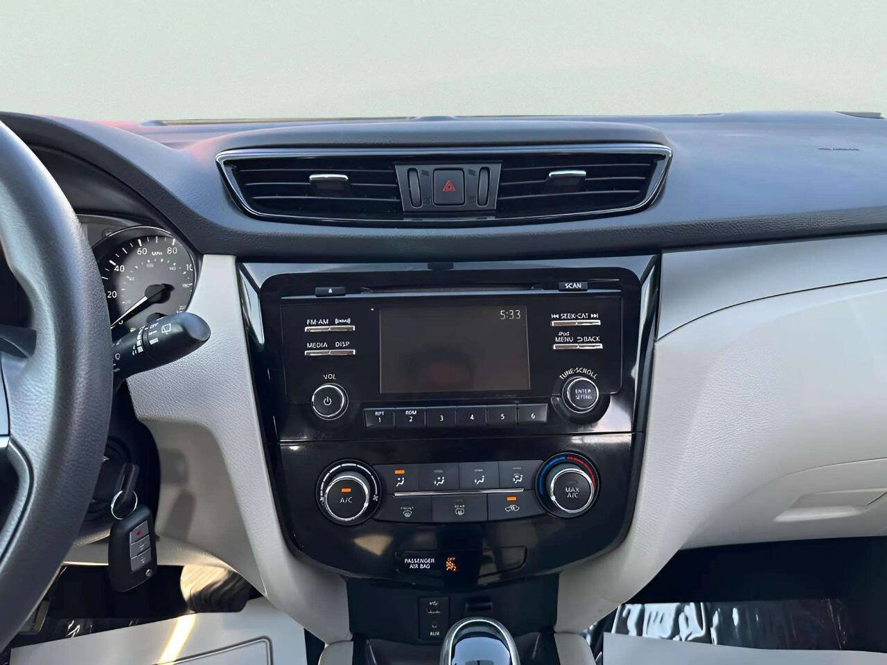Used 2017 Nissan Rogue Sport S AWD/4WD image 25