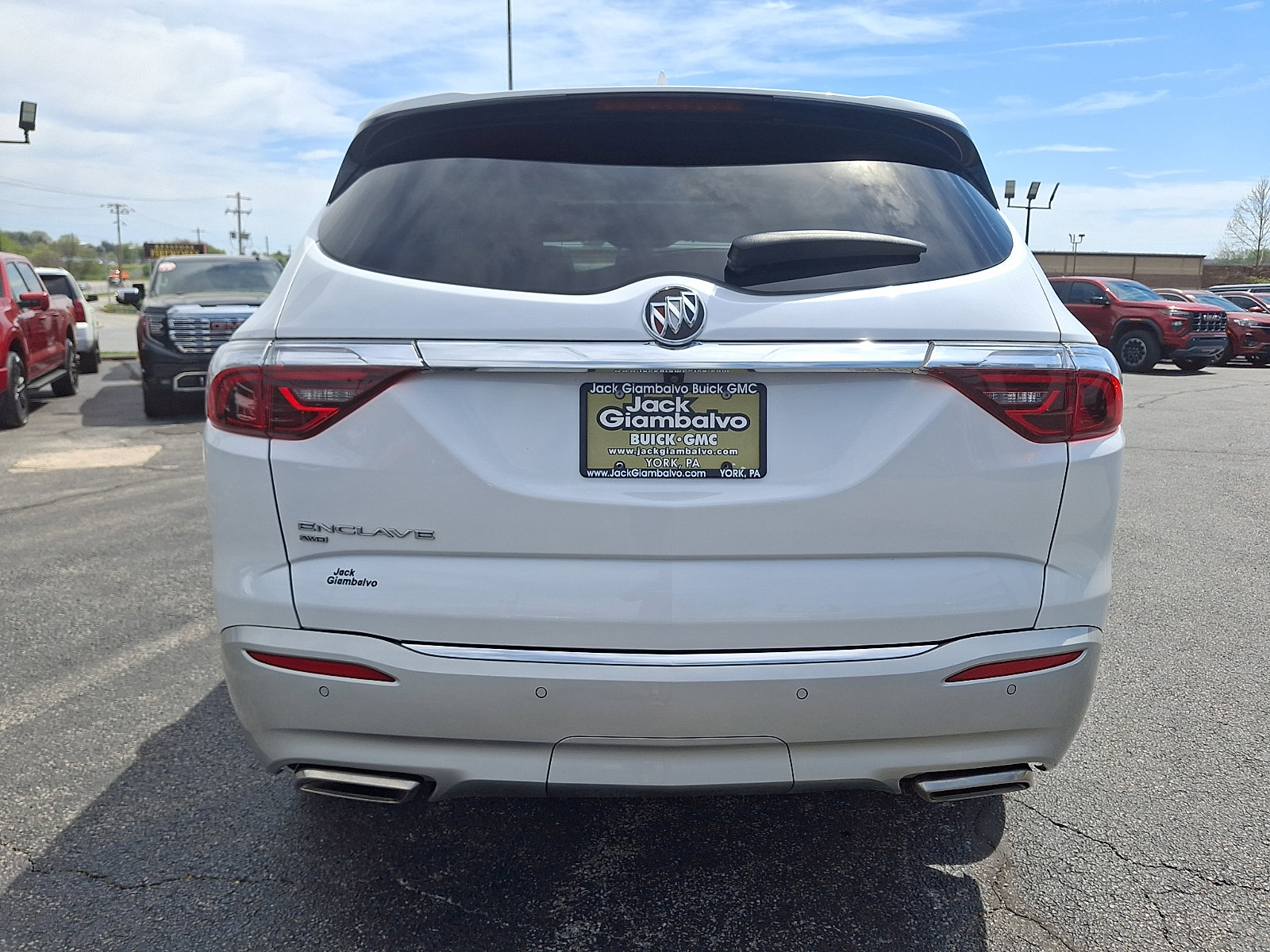 Used 2023 Buick Enclave Essence w/ Experience Buick Package image 7