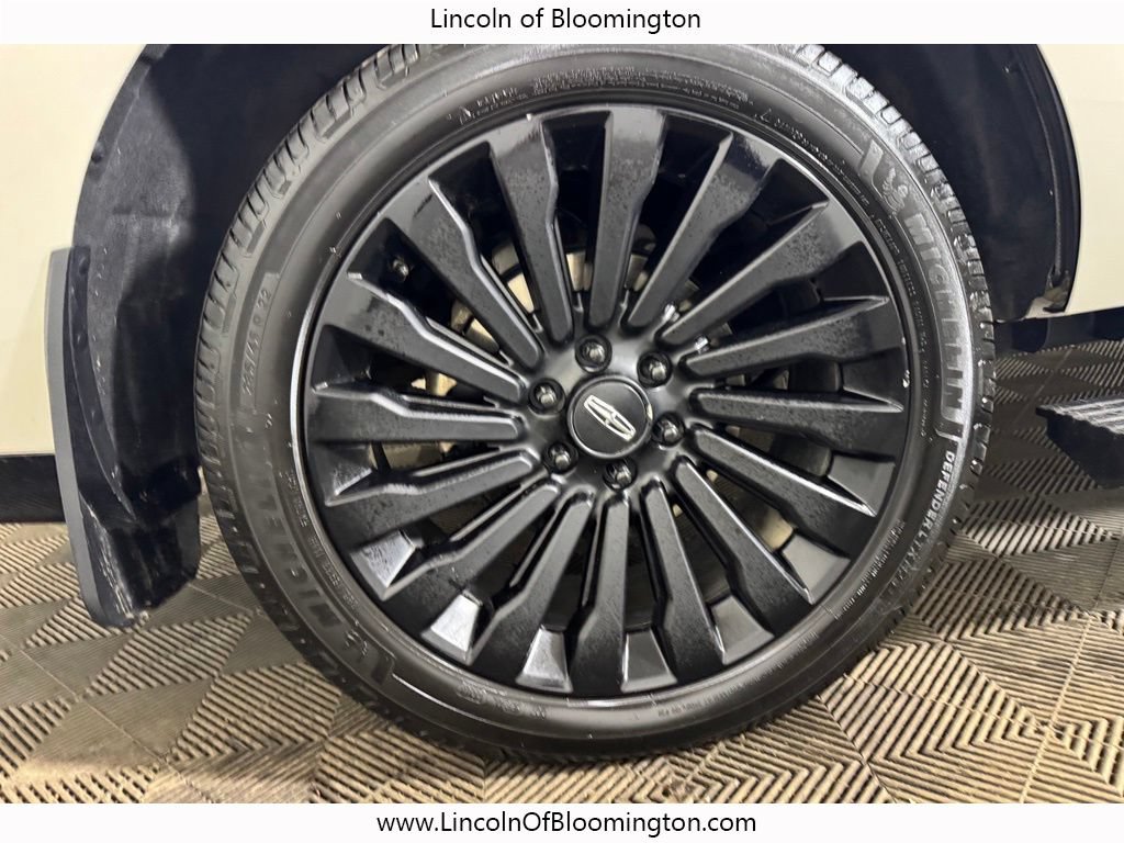 Used 2019 Lincoln Navigator L Reserve AWD/4WD image 16