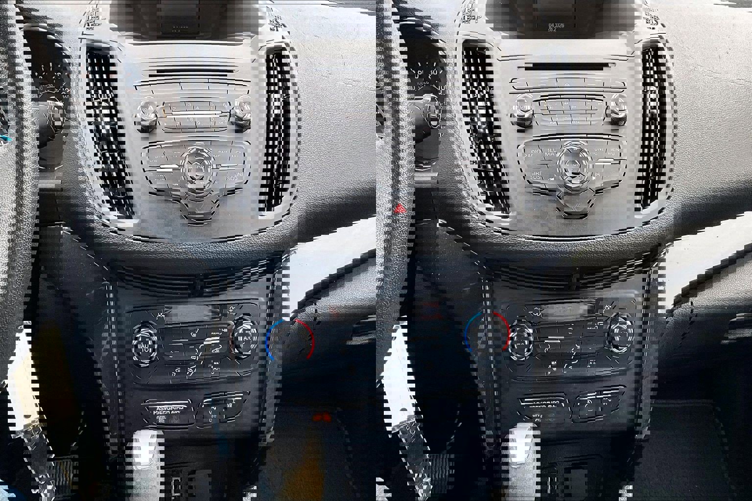 Used 2017 Ford Escape SE w/ SE Sport Appearance Package FWD image 14