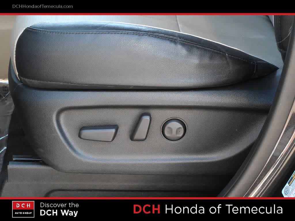 Used 2021 Kia Sedona EX FWD image 17