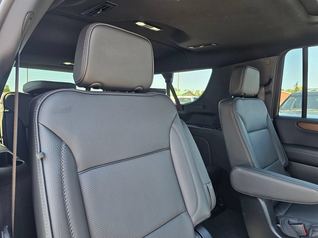 Used 2026 GMC Yukon XL Denali w/ Sun & Power Step Package AWD/4WD image 13