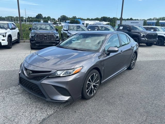 Used 2018 Toyota Camry SE FWD image 3