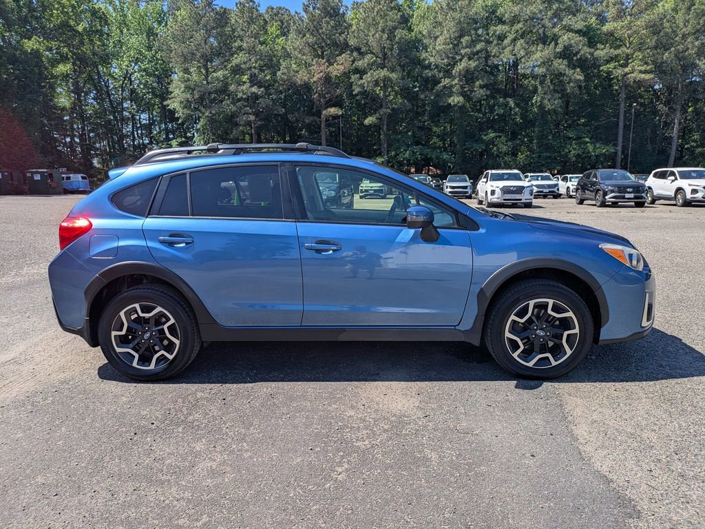 Used 2016 Subaru Crosstrek 2.0i Limited w/ Popular Package #2 AWD/4WD image 3