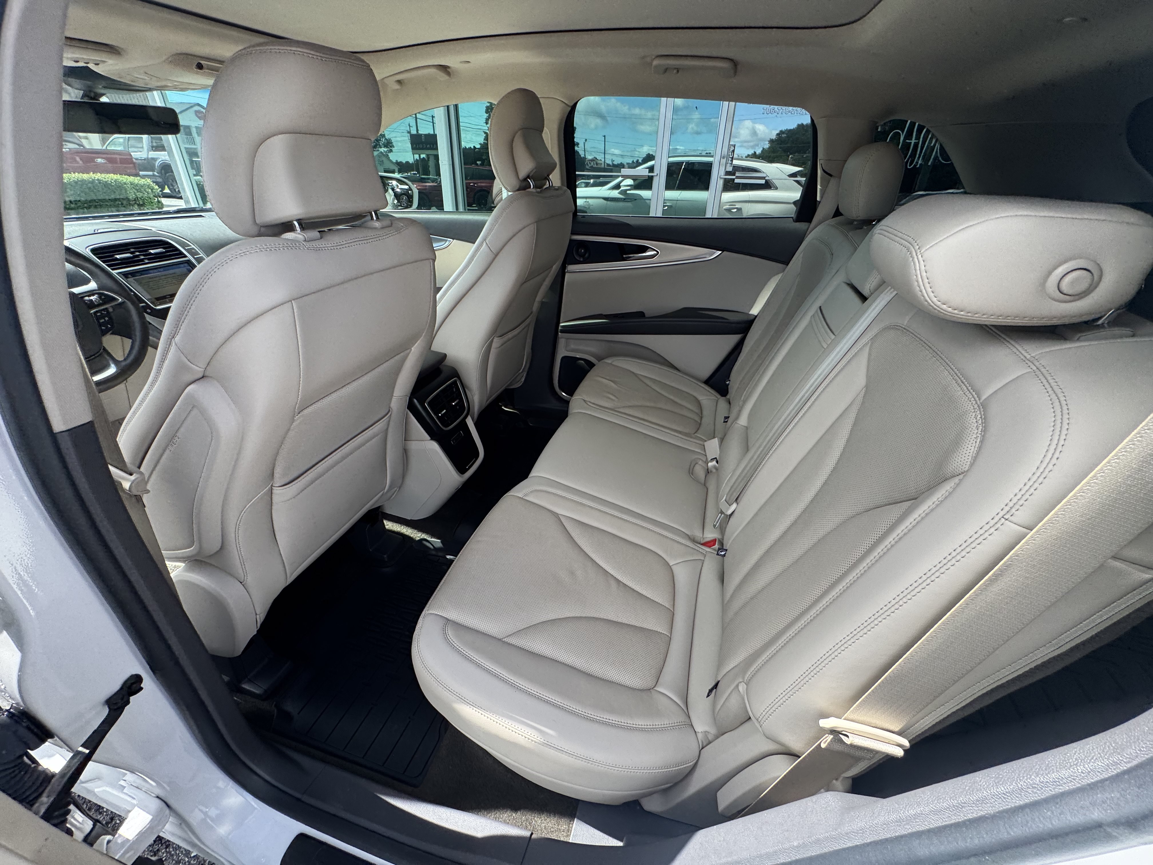 Used 2019 Lincoln Nautilus Reserve FWD image 11