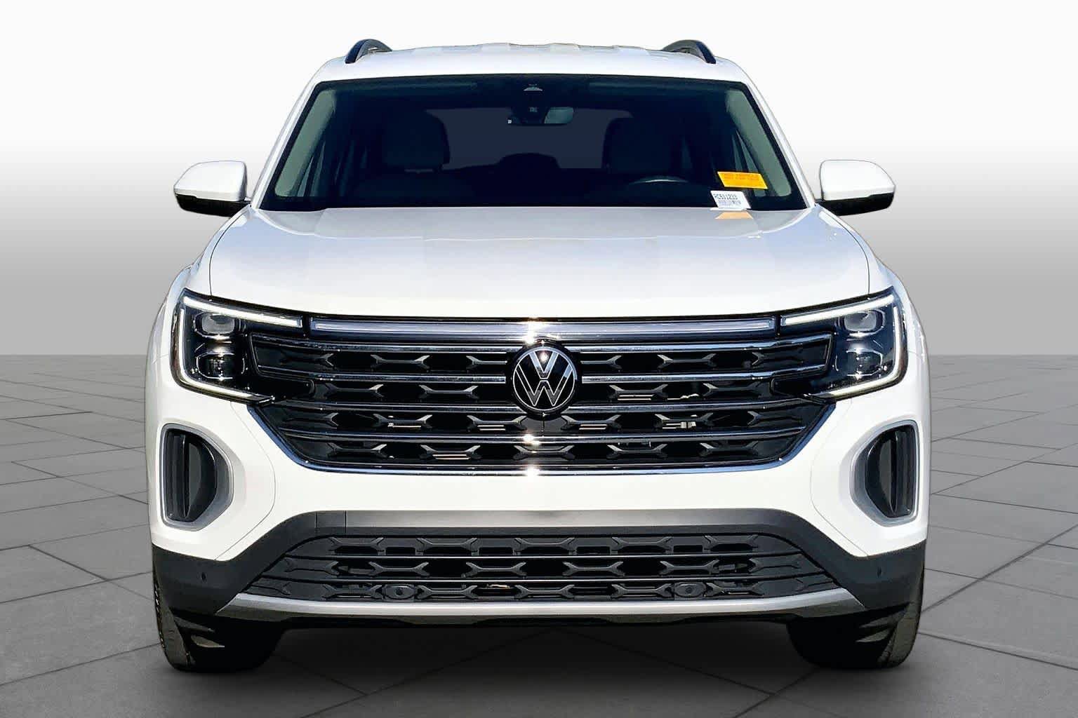 Used 2024 Volkswagen Atlas SE FWD image 4