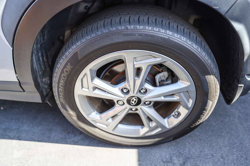 Used 2023 Hyundai Kona SEL AWD/4WD image 7