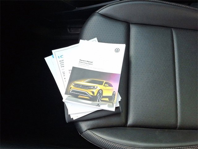 Used 2022 Volkswagen Atlas Cross Sport SE image 26