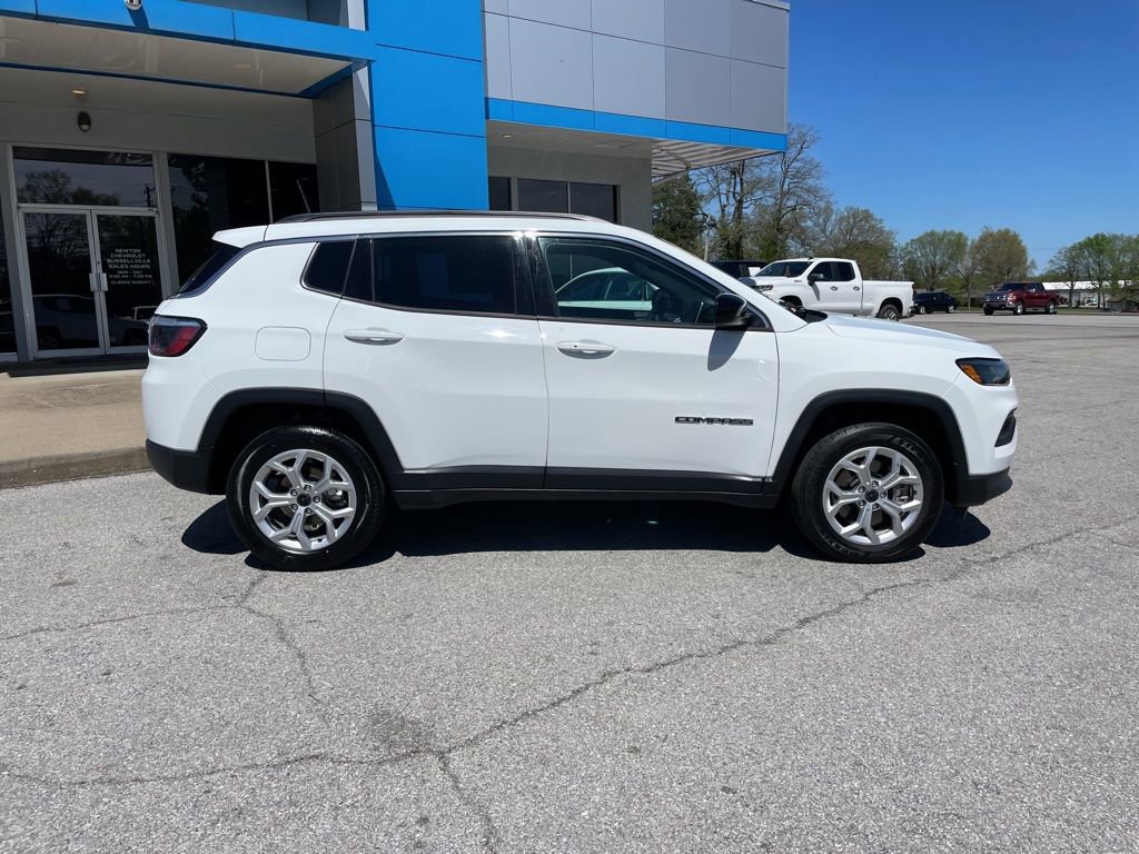 Used 2025 Jeep Compass Latitude image 49
