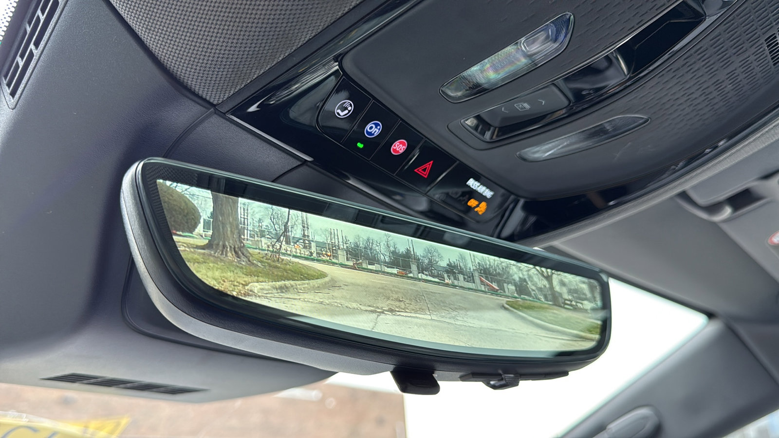 New 2026 Cadillac Optiq Luxury 2 image 25