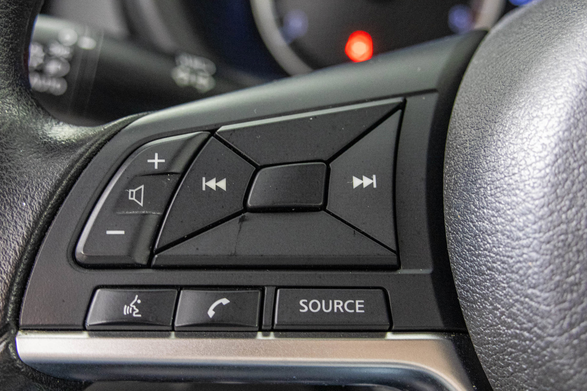 Used 2022 Nissan Kicks S FWD image 30