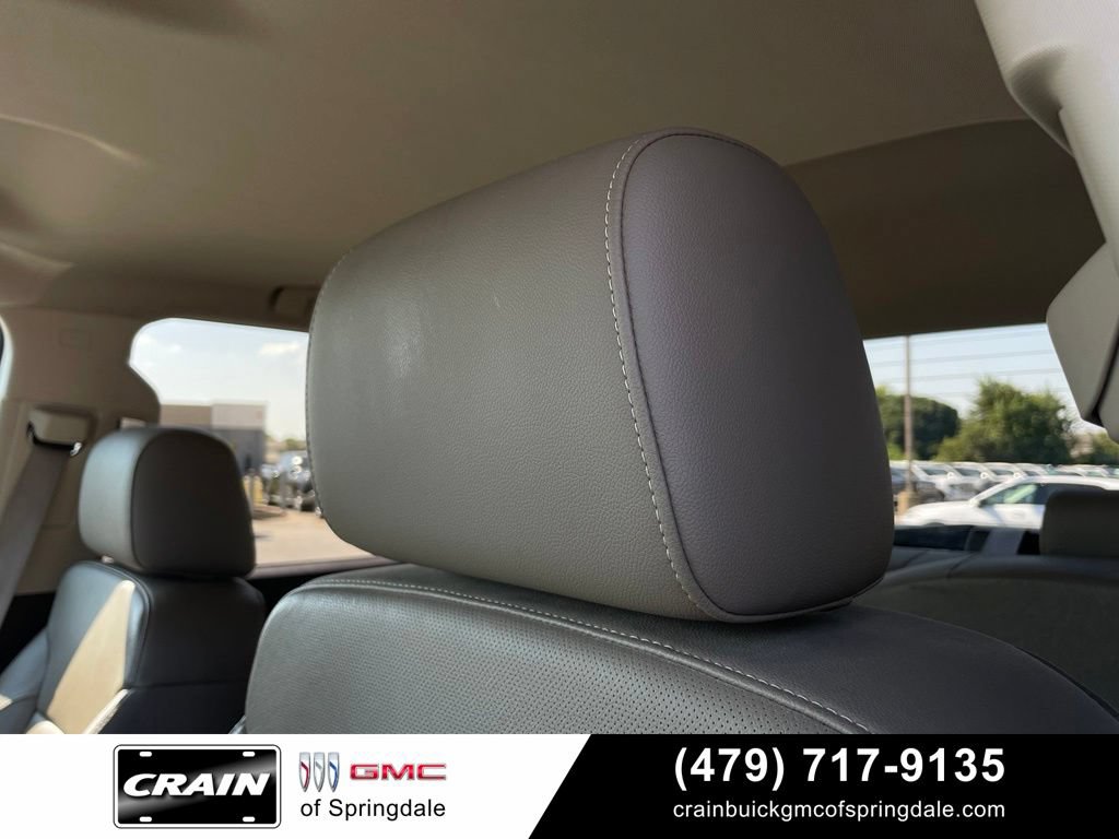 Used 2016 GMC Sierra 2500 SLT w/ Duramax Plus Package AWD/4WD image 22