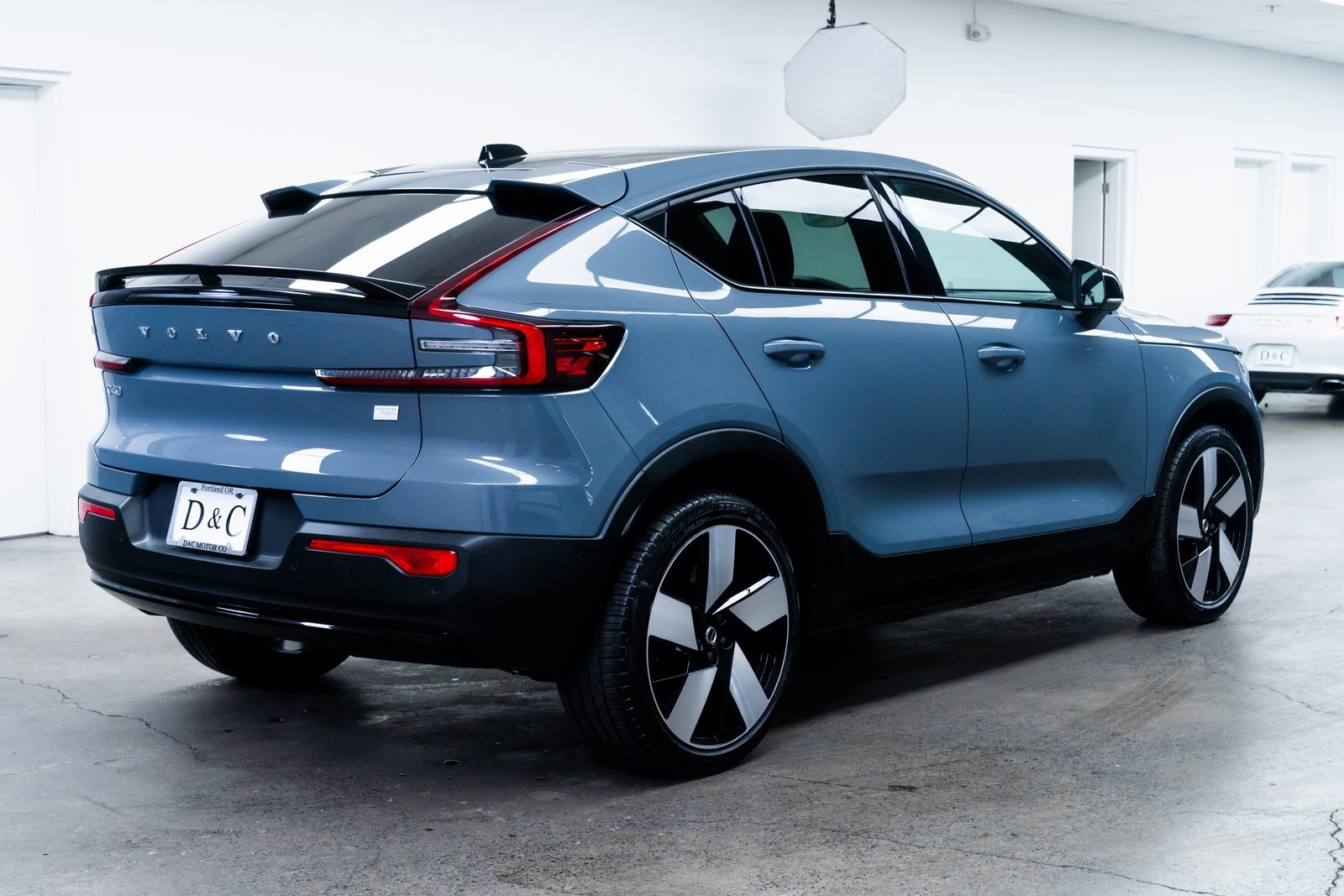 Used 2023 Volvo C40 P8 Recharge Ultimate image 6