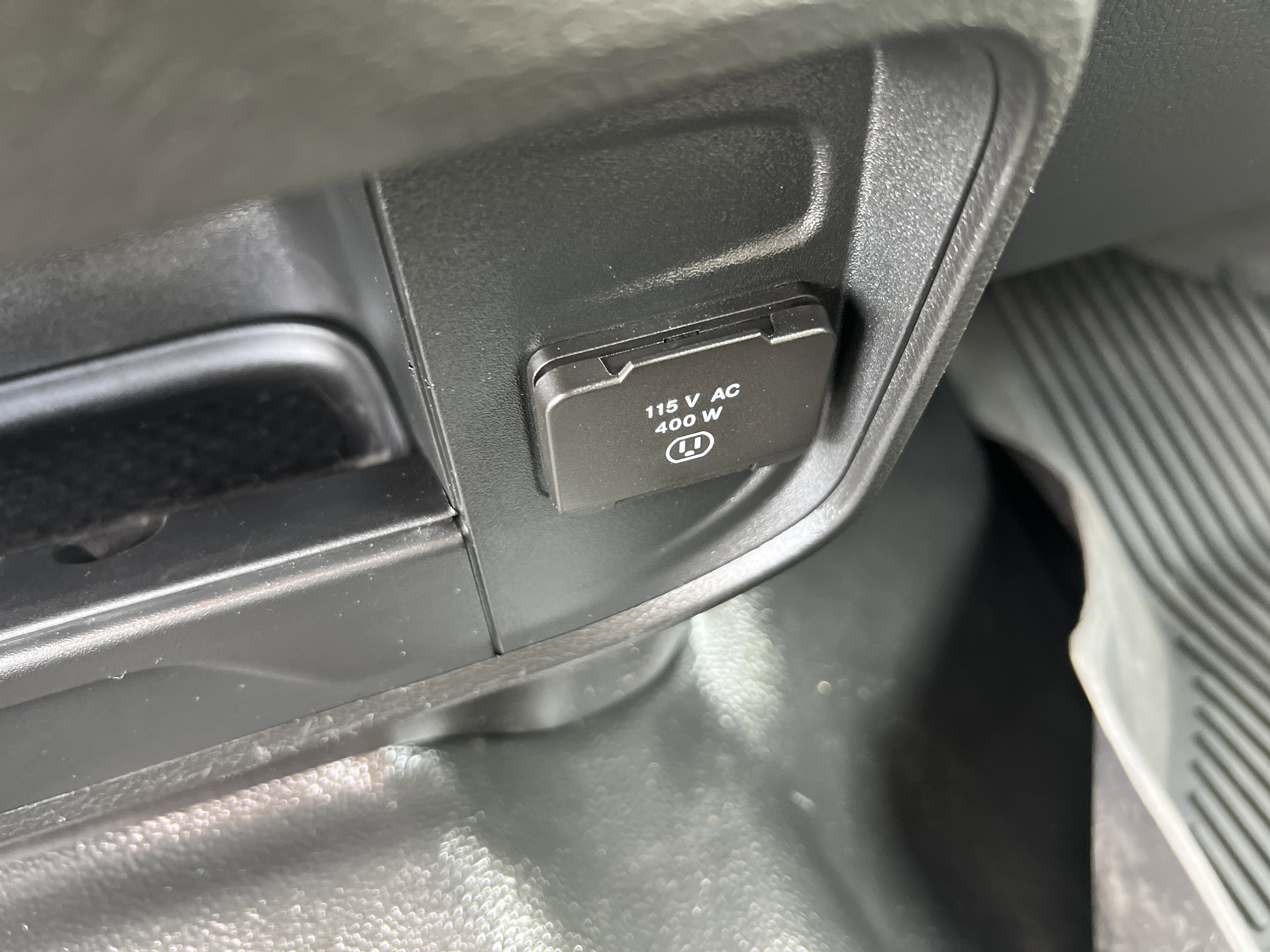 Used 2024 RAM 4500 SLT w/ Quick Order Package 2YG SLT image 23