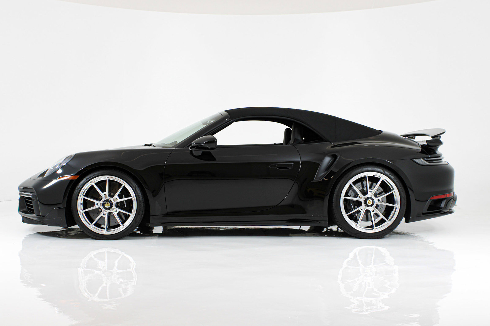 Used 2024 Porsche 911 Turbo S AWD/4WD image 6