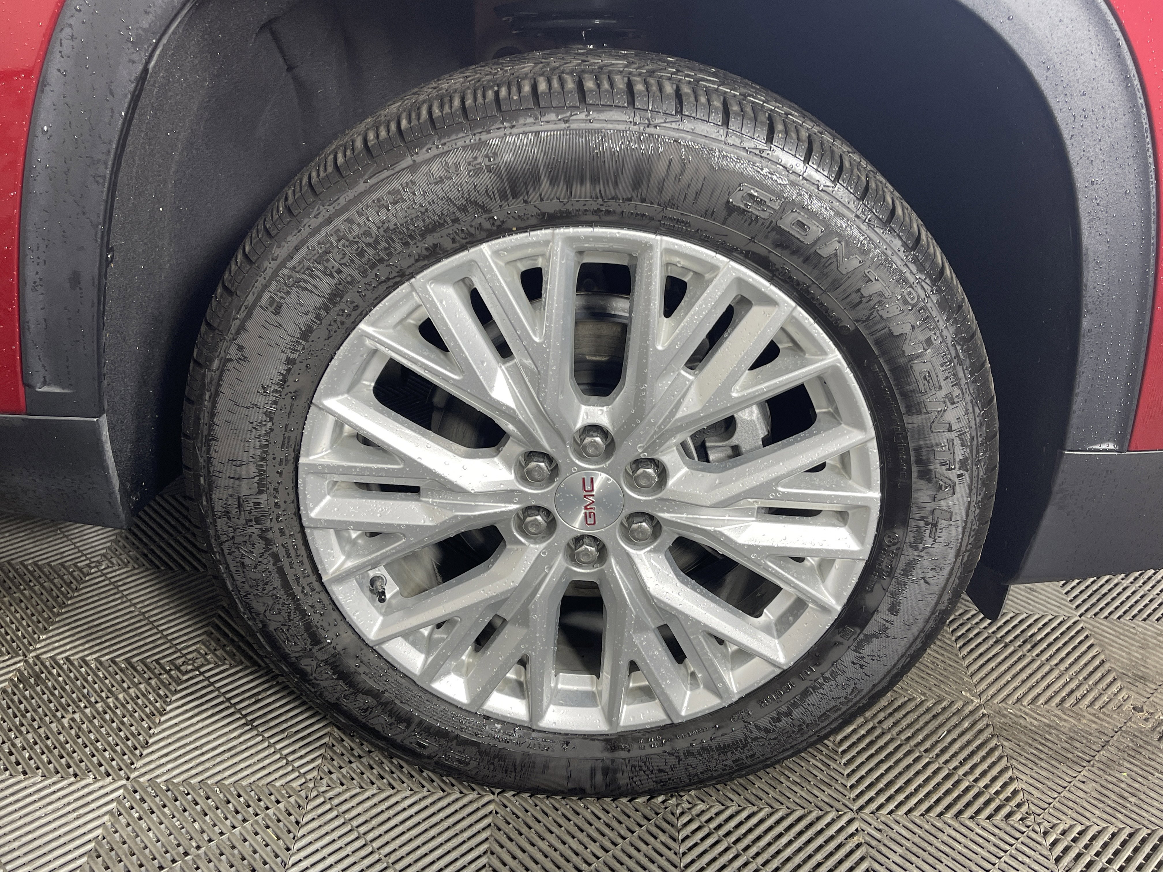 Used 2024 GMC Acadia Elevation image 7