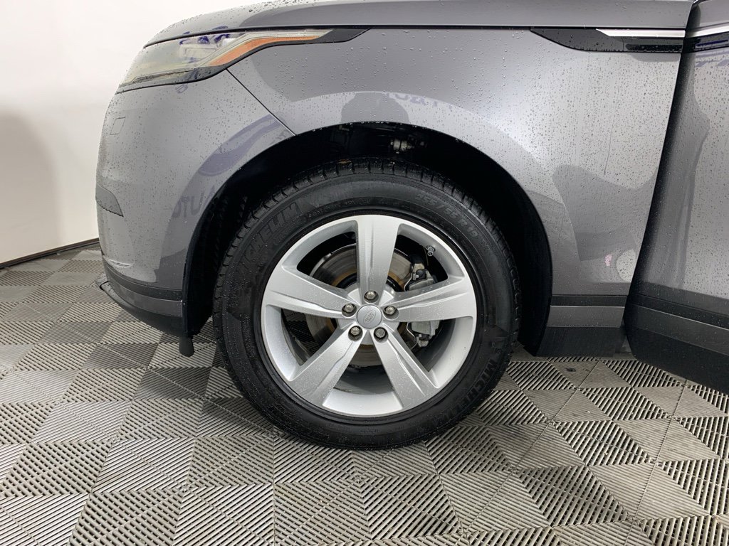 Used 2018 Land Rover Range Rover Velar S image 11