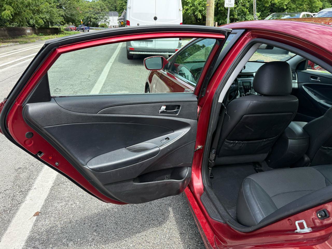 Used 2011 Hyundai Sonata SE FWD image 12