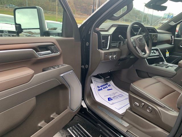New 2026 GMC Sierra 3500 Denali w/ Denali Reserve Package image 5