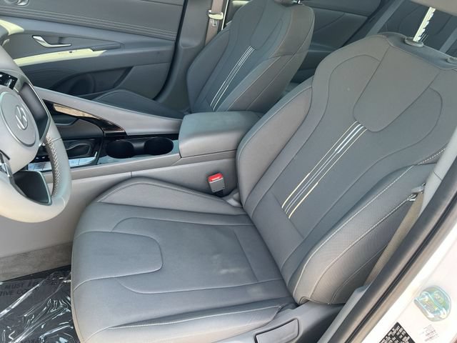 Certified 2025 Hyundai Elantra SEL FWD image 40