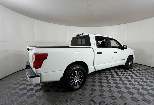 Used 2022 Nissan Titan SV w/ Accessory Utility Package RWD image 4