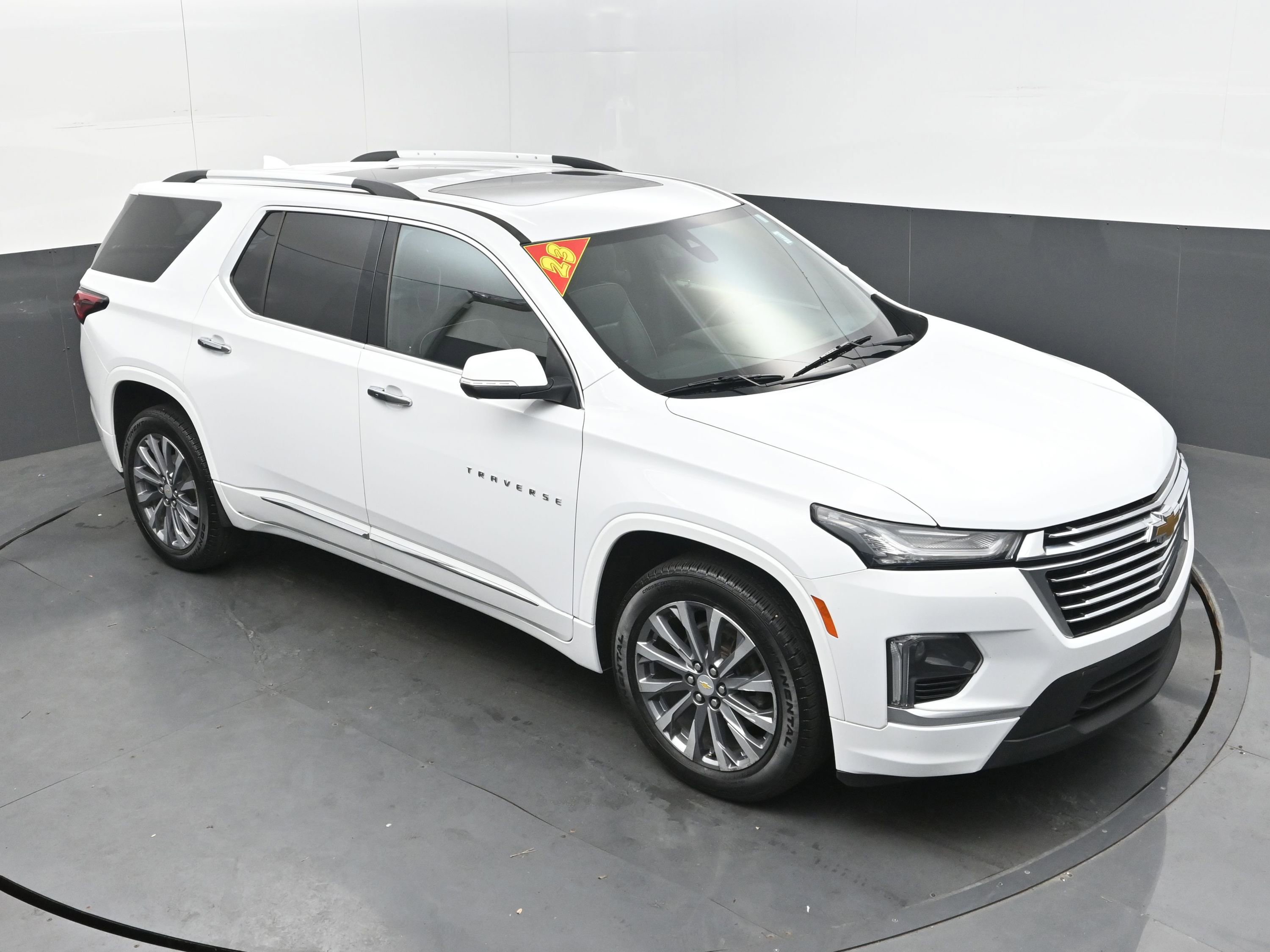 Used 2023 Chevrolet Traverse Premier image 31