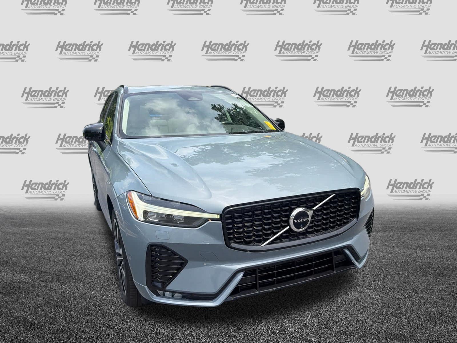 Used 2024 Volvo XC60 B5 Plus w/ Protection Package Premier AWD/4WD image 5