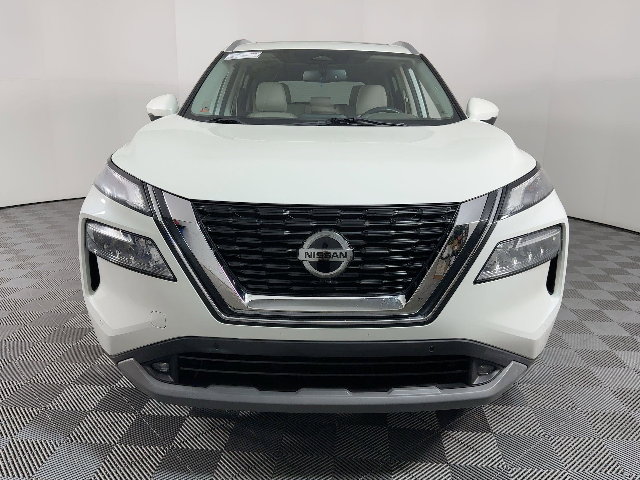 Used 2021 Nissan Rogue SL w/ Premium Package image 4