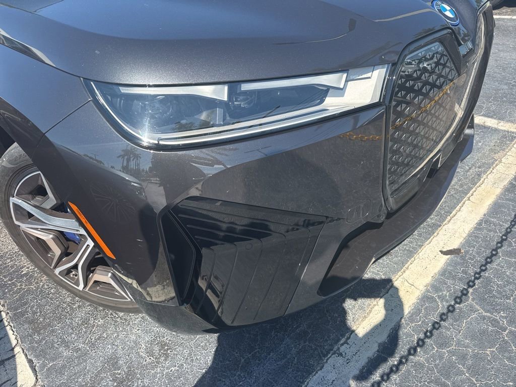 Used 2024 BMW iX xDrive50 w/ Sport Package image 9