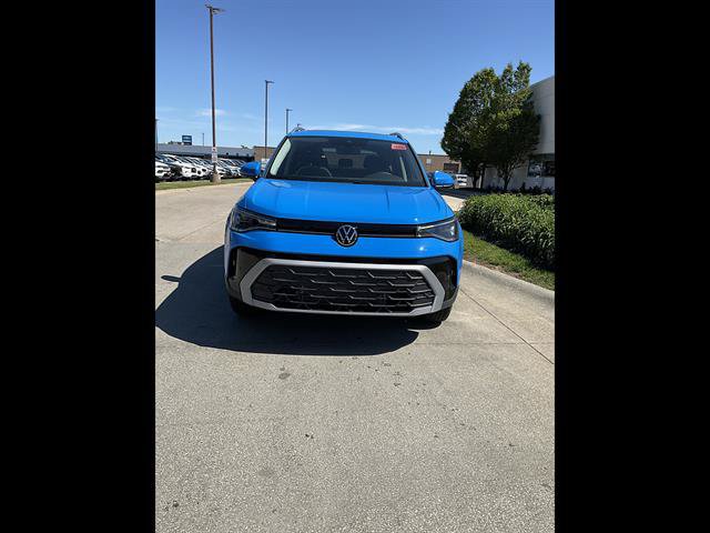 New 2026 Volkswagen Taos SE AWD/4WD image 2