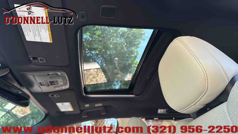 Used 2025 Toyota Sienna Platinum image 26