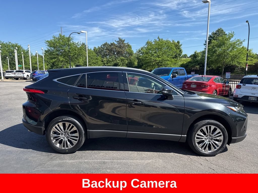 Certified 2022 Toyota Venza XLE AWD/4WD image 9