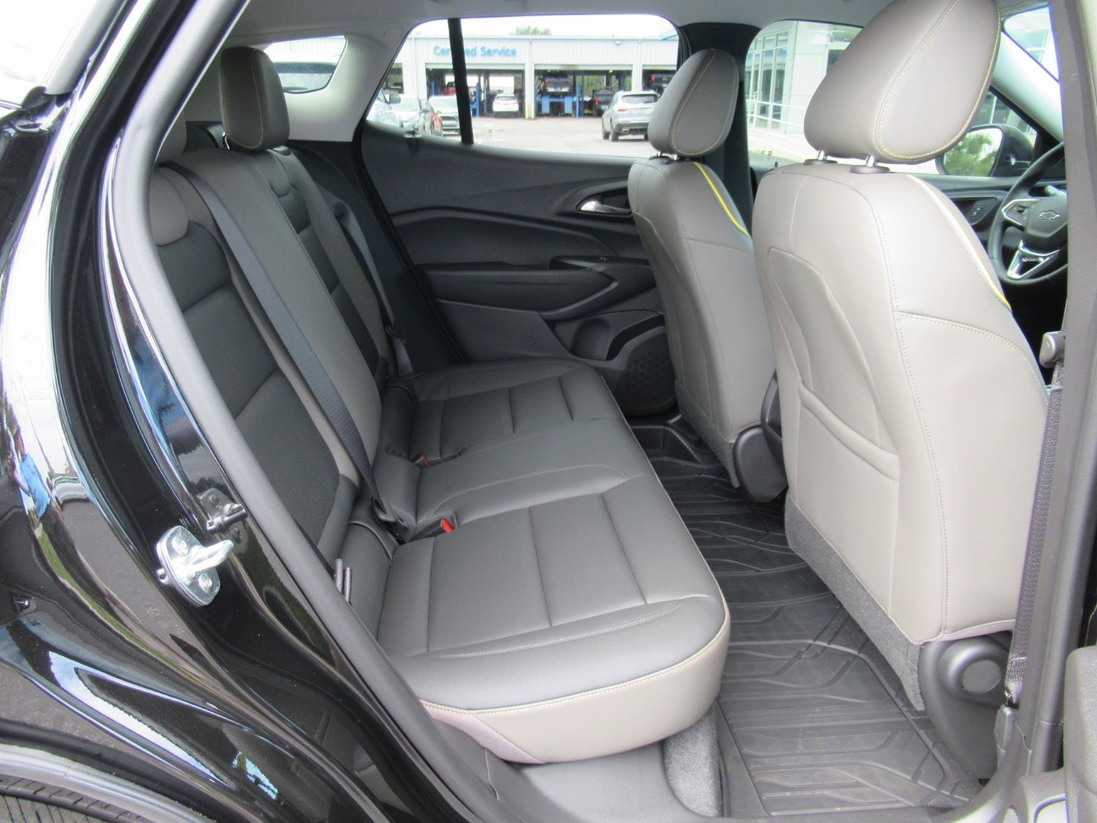 Used 2025 Chevrolet Trax ACTIV w/ Driver Confidence Package FWD image 32