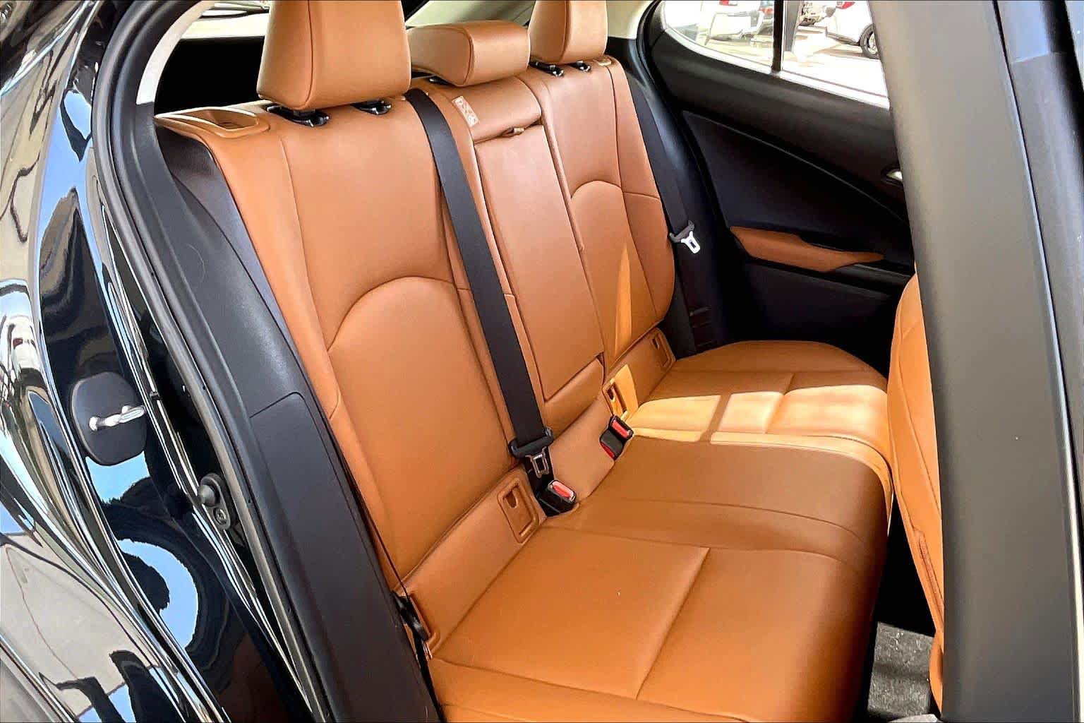 Used 2020 Lexus UX 200 w/ Premium Package image 20