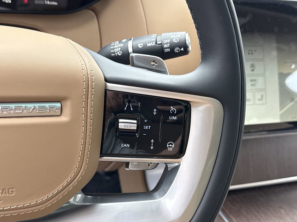 New 2025 Land Rover Range Rover Long Wheelbase SE image 24