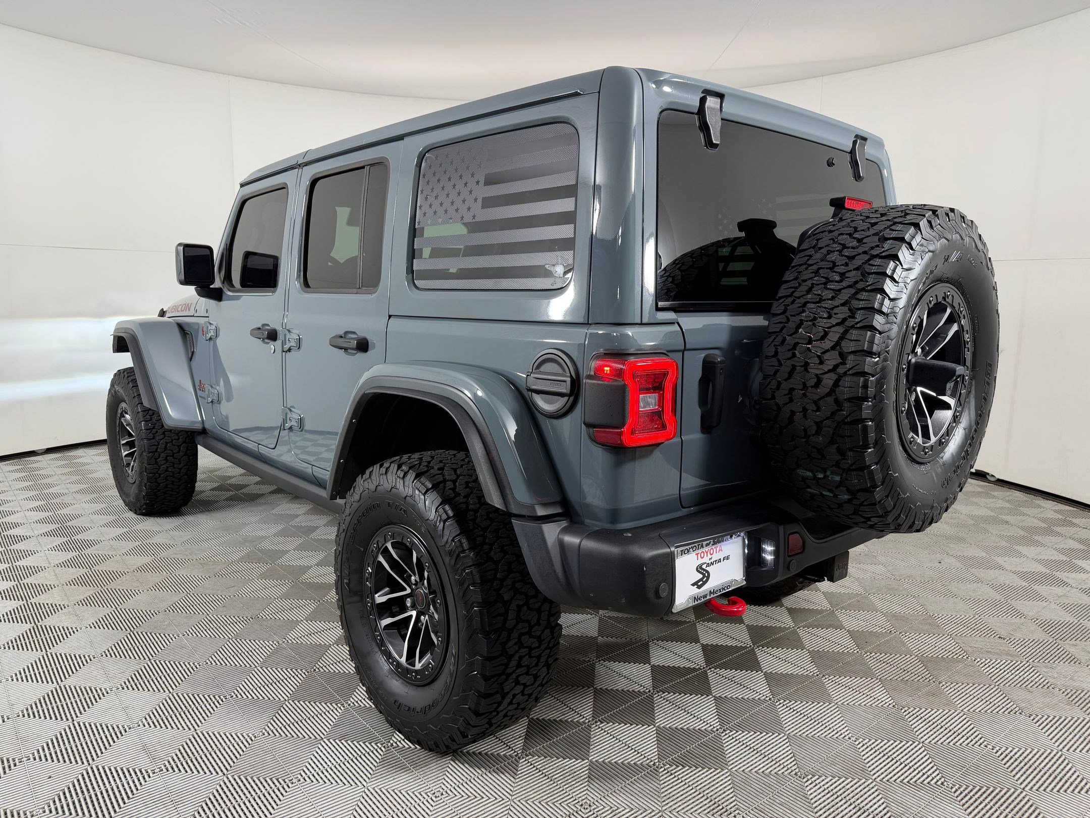 Used 2024 Jeep Wrangler Unlimited Rubicon AWD/4WD image 3