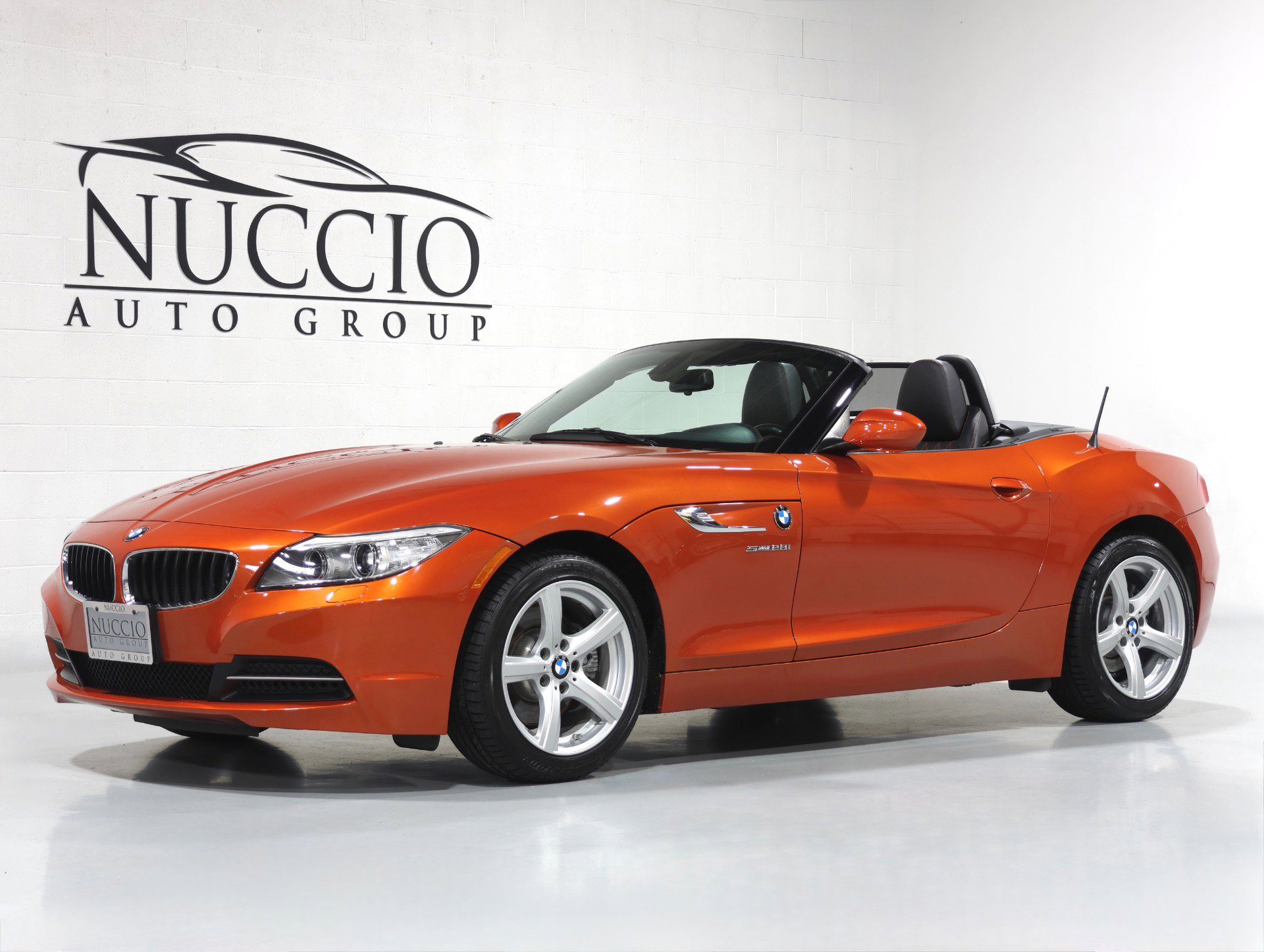 Used 2015 BMW Z4 sDrive28i image 1