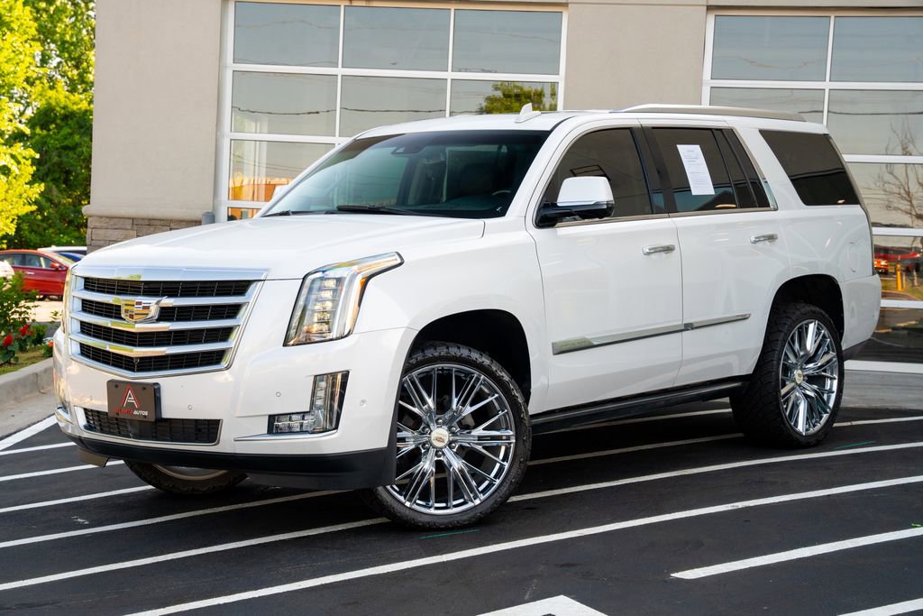 Used 2017 Cadillac Escalade Premium Luxury AWD/4WD image 2