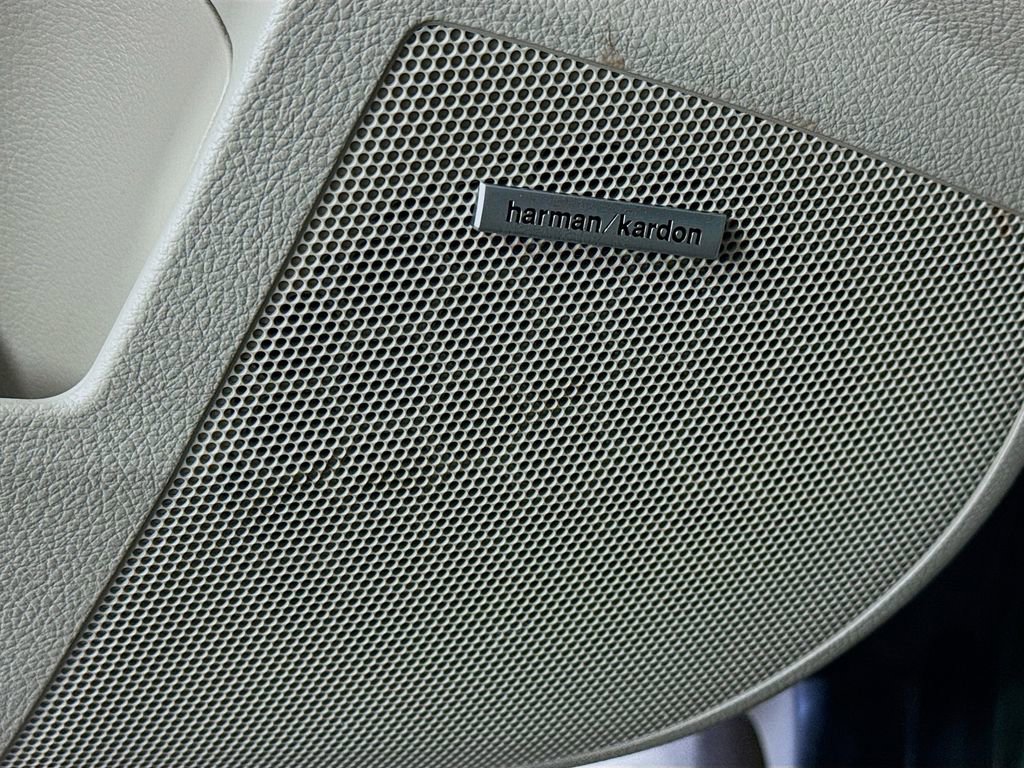 Used 2011 Subaru Outback 2.5i Limited image 21